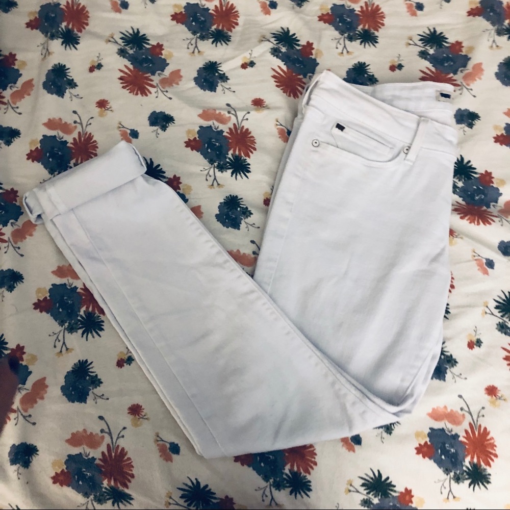 White Levi jeans